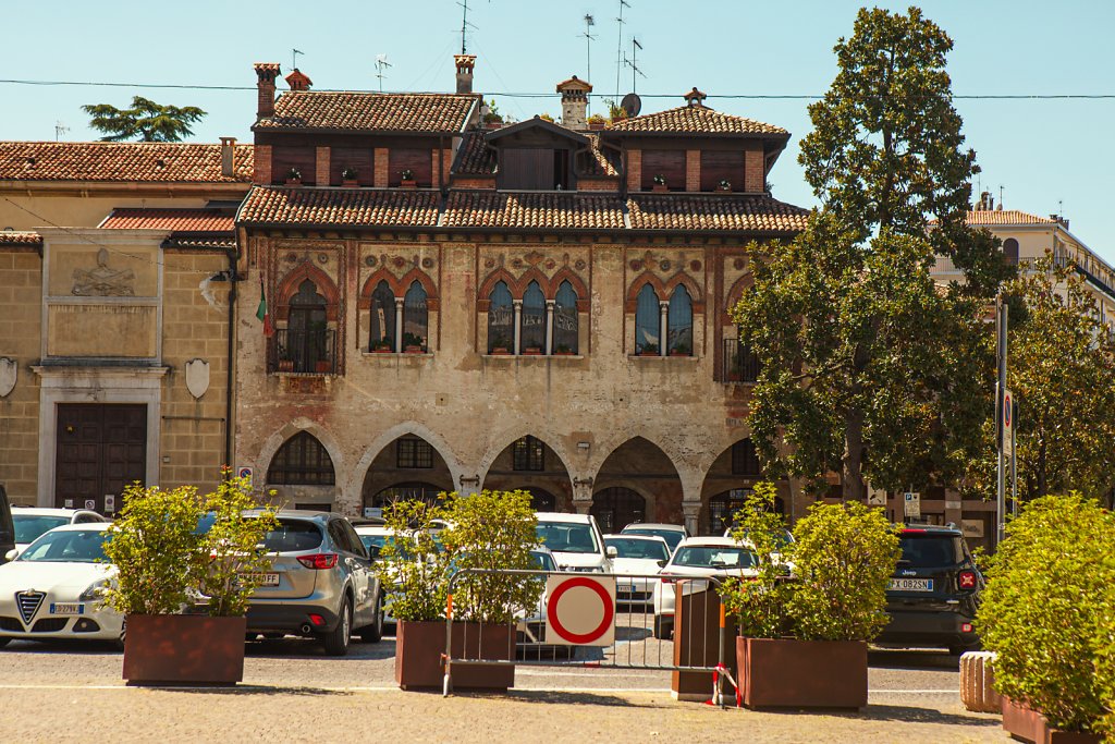2R4A6847.jpg