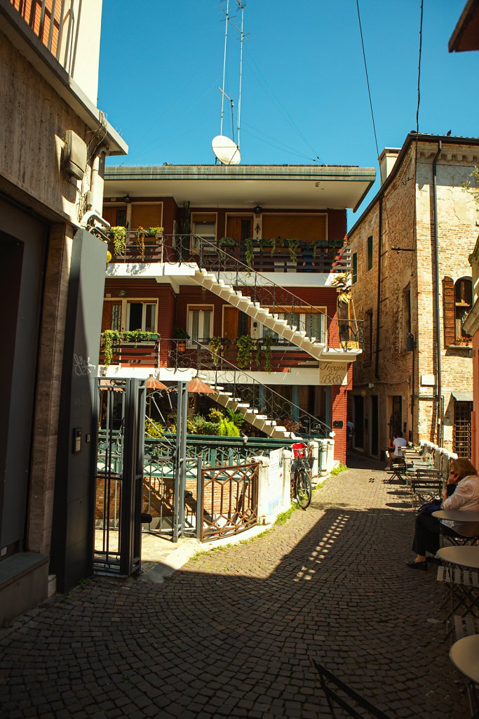 2R4A6870.jpg