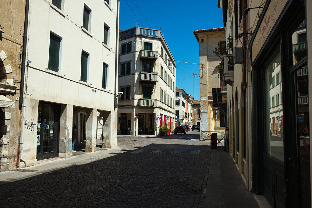 2R4A6910.jpg