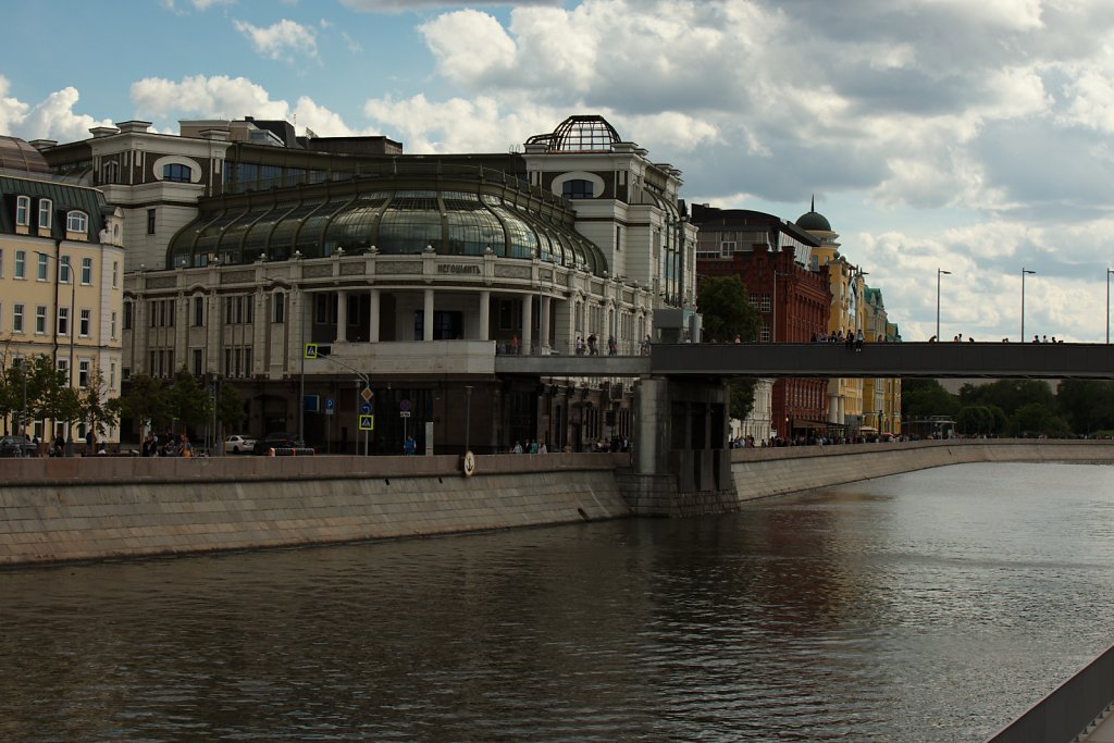 2R4A3350.jpg